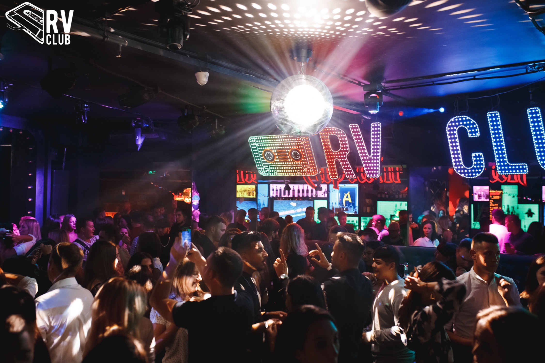 Ул club. RV Club Казань бар. РВ клуб клуб Казань. Ночные заведения Казани. Зона 69 Казань.